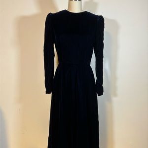 Oscar de la Renta Navy blue velvet midi dress
